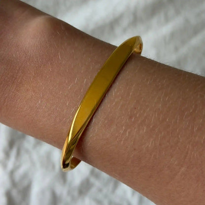 Timeless Bangle