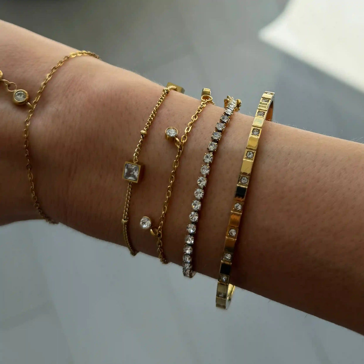 Halo Click Bangle