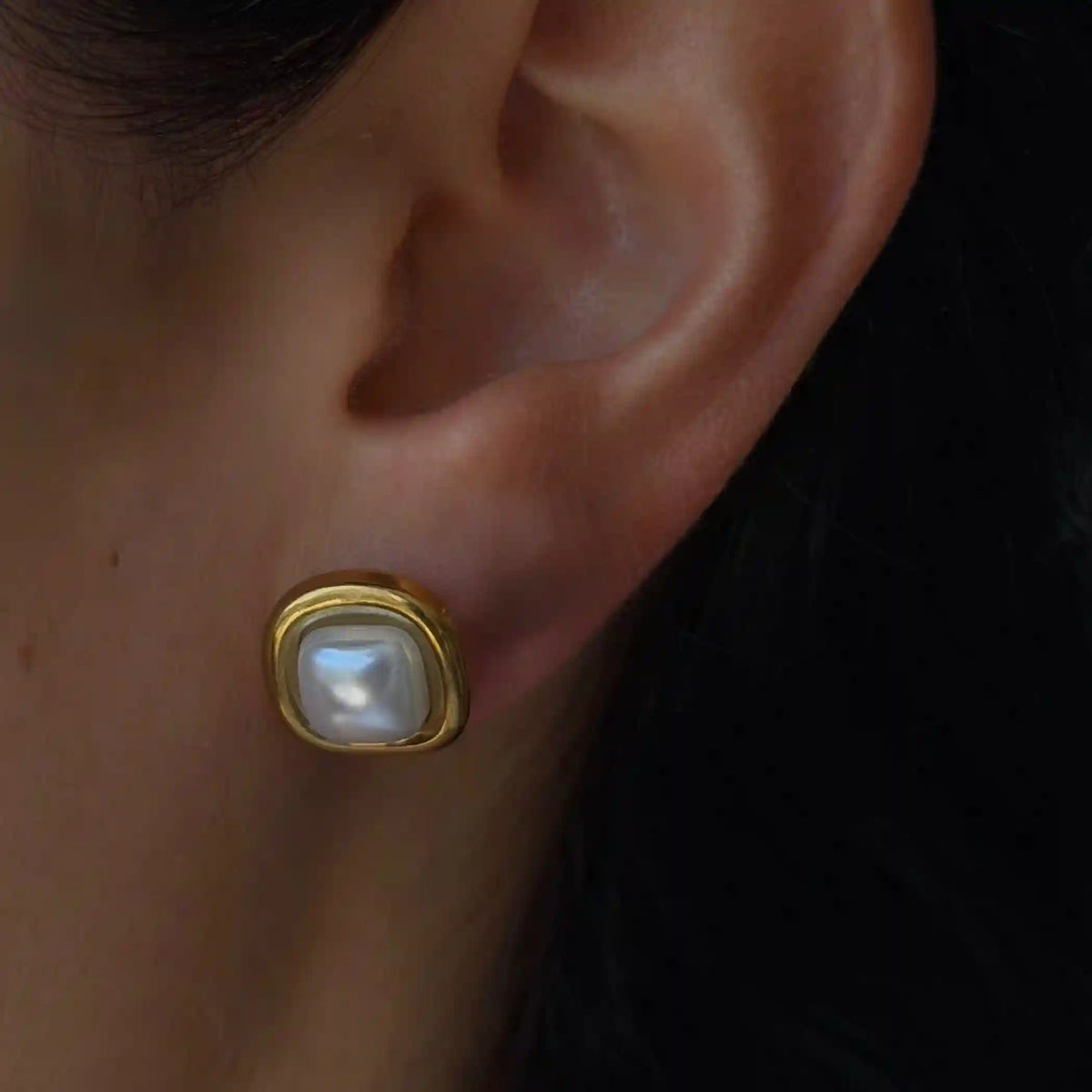 Daisy Dreams Pearl Earrings