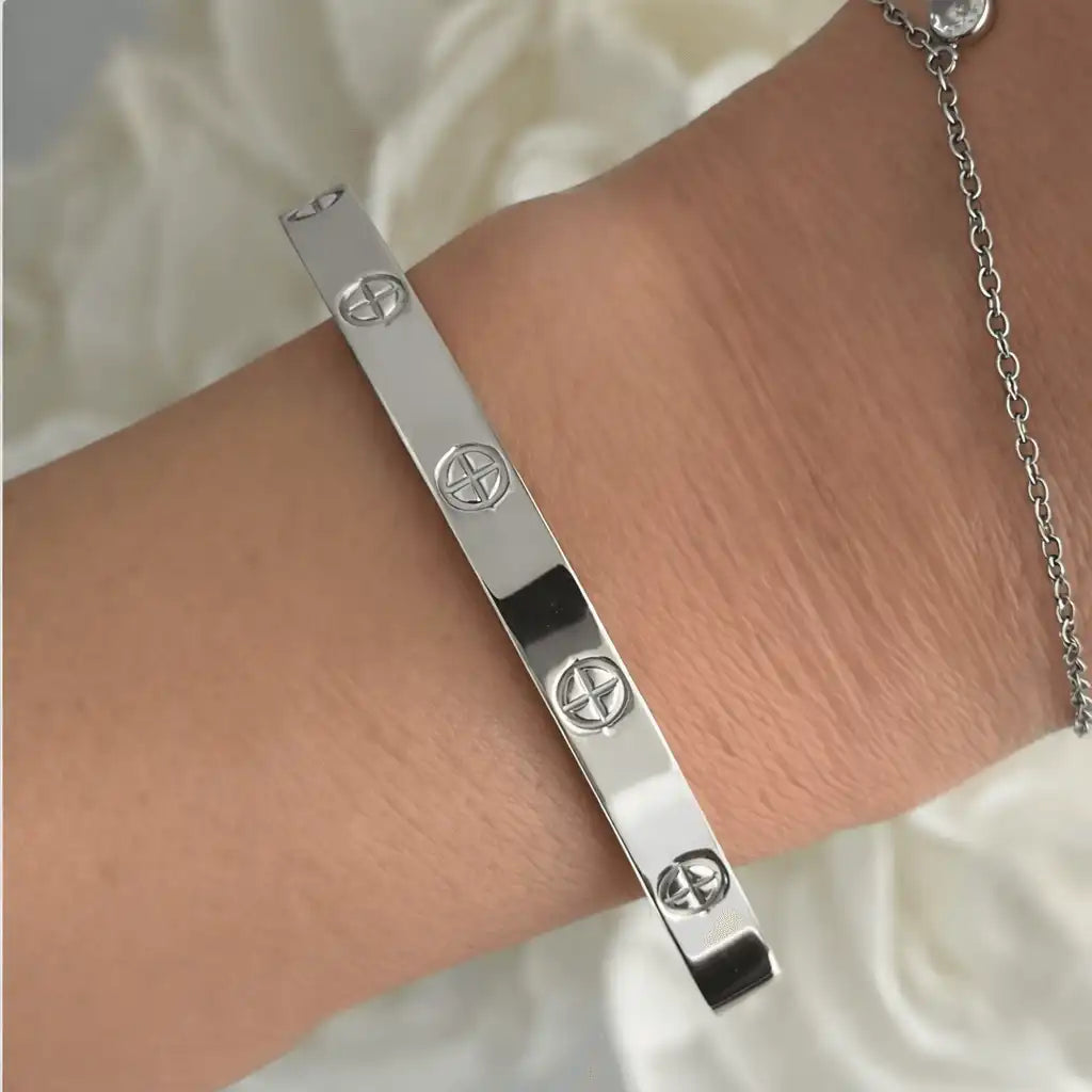 Linked Babe Bangle